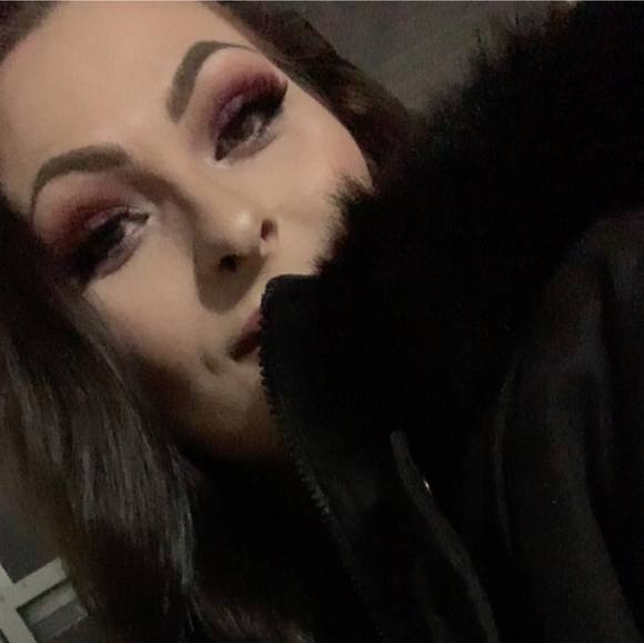 Profile Picture of Stephanie josh Schriver (@badgirl_122001) on Poshmark