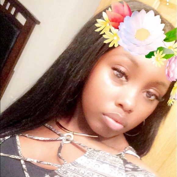 Jonae Dunville - Poshmark Profile Picture of Jonae Dunville (@jonaebreon) on Poshmark