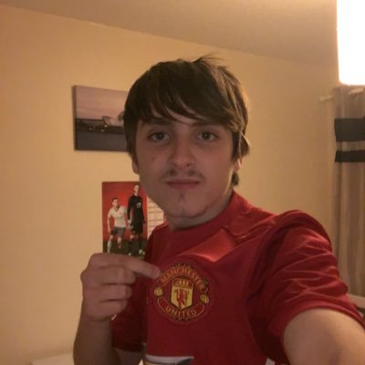 Profile Picture of J.A.M.I.E (@J_R0BERT0) on Twitter