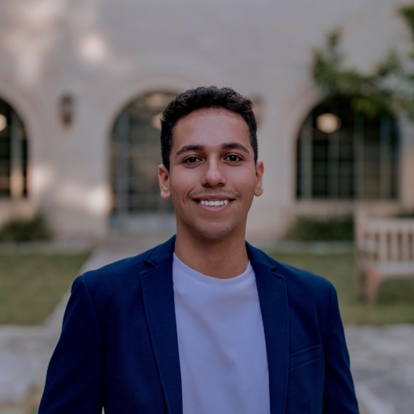 Profile Picture of Daniel Lira (@juanlirad101) on Poshmark