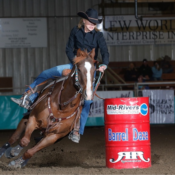 Profile Picture of Amanda Brengle (@amandabrengle) on Poshmark