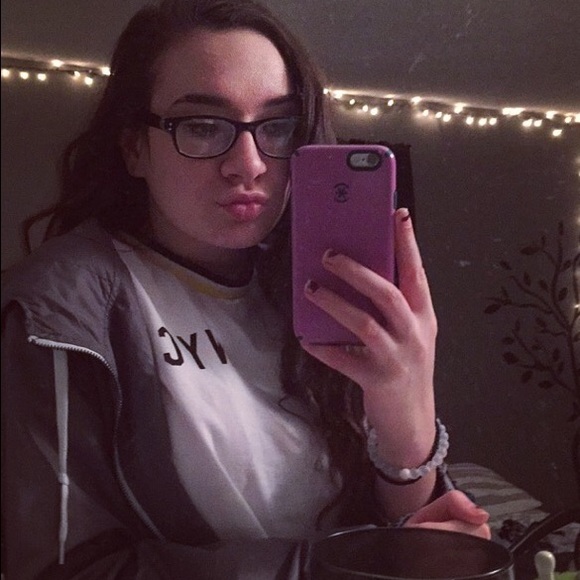 Profile Picture of Nikki Panagiotakopoulos (@yogirlnik) on Poshmark