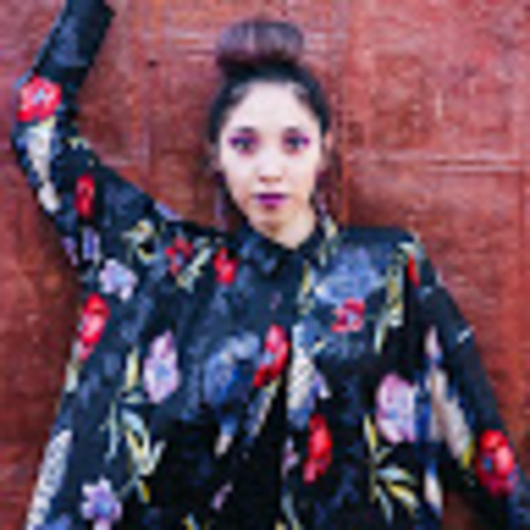 Profile Picture of Roxanne Gonzalez (@paparoxxii) on Poshmark