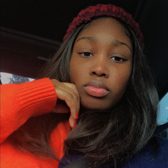 Profile Picture of Darrylynn Byers (@keilahsymone) on Poshmark