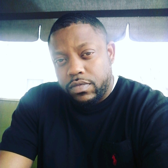 Profile Picture of David Brinkley (@dbrinkl1) on Poshmark