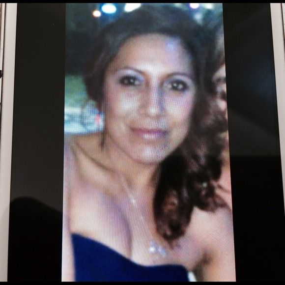 Profile Picture of Ivy Pena (@ivypena) on Poshmark