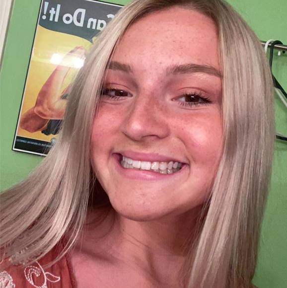 Profile Picture of Ava Martin (@avagmartin4) on Poshmark