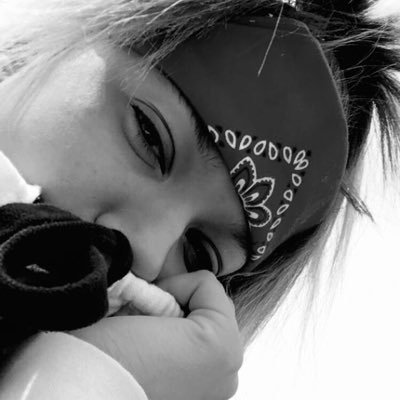 Profile Picture of Athena Quinn (@uglyd0d) on Twitter