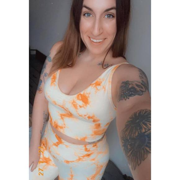 Profile Picture of Anastasia Voutsinas (@anastasia830) on Poshmark
