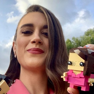 Profile Picture of Amy Corbett (@BrickmasterAmy) on Twitter