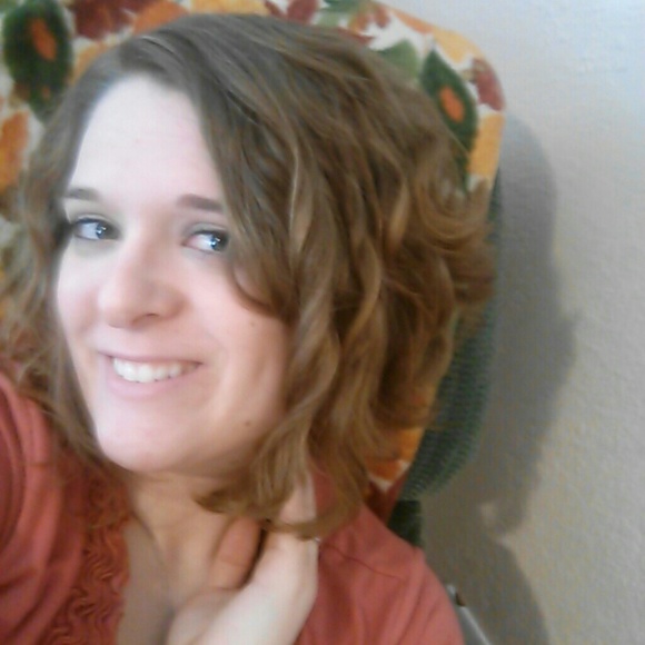 Profile Picture of Brittany Grajek (@begrajek) on Poshmark