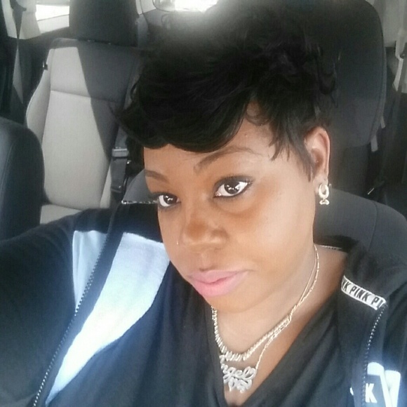 Profile Picture of Shirley Sims (@shirleysims) on Poshmark