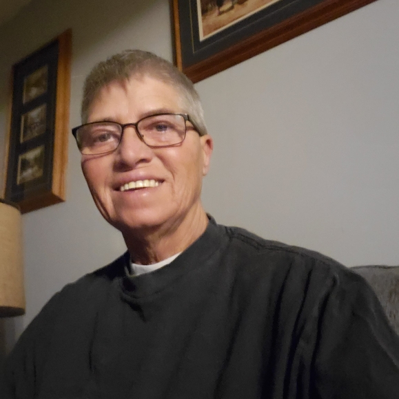 Profile Picture of Jo Parker (@joparker50) on Poshmark