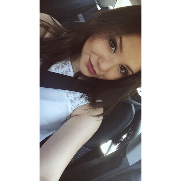 Profile Picture of Brianna Armas (@briannaarmas) on Poshmark