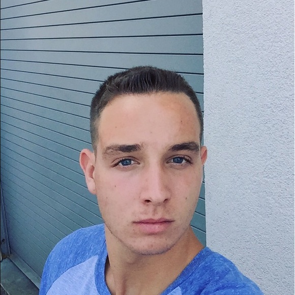 Profile Picture of Charles East (@ceasty82) on Poshmark