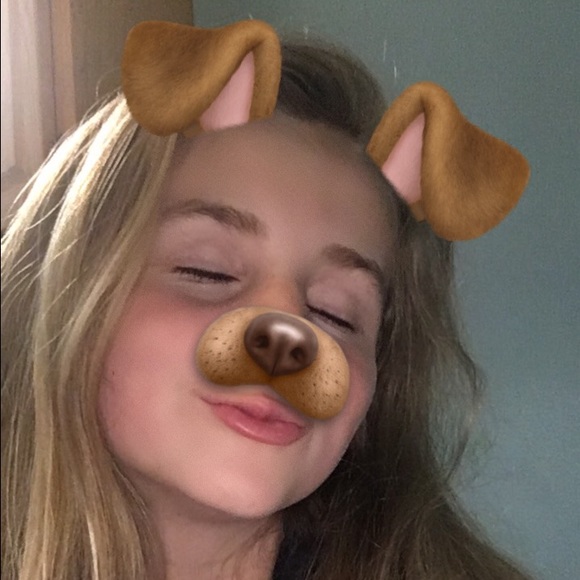 Profile Picture of Hailee Lauckner (@hailee_jordyn) on Poshmark