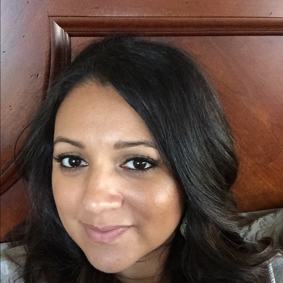 Profile Picture of Monica Pando (@mopan048) on Poshmark