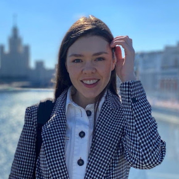 Profile Picture of Anna Yarina (@annieyarina) on Poshmark