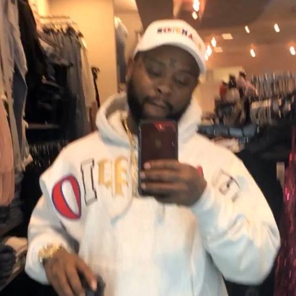 Profile Picture of Thomas Knighten (@tune_1) on Poshmark