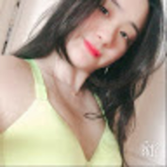Profile Picture of Hazel Kim (@ebbenbori) on Poshmark