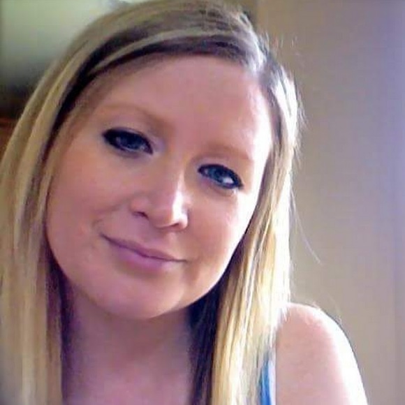 Profile Picture of Andria Koenig (@koppels) on Poshmark