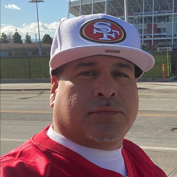 Profile Picture of Vince Rodriguez (@vdawgs6) on Poshmark