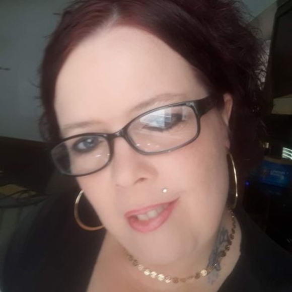 Profile Picture of Stacy Pyles (@staclynn72) on Poshmark