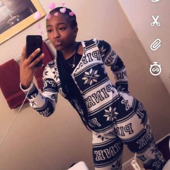 Profile Picture of Jåy Bæby (@babydoll_3) on Poshmark