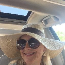 Profile Picture of Gretchen Westerhoff (@liplinerandlife) on Twitter