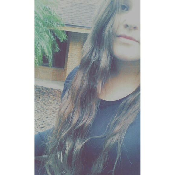 Profile Picture of Lauren Maybury (@laurenmaybury) on Poshmark