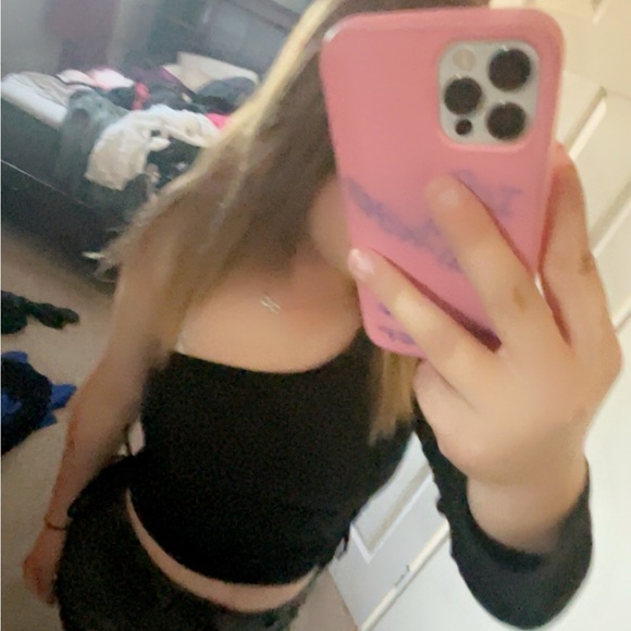 Profile Picture of Cali Roberts (@jroberts8084) on Poshmark