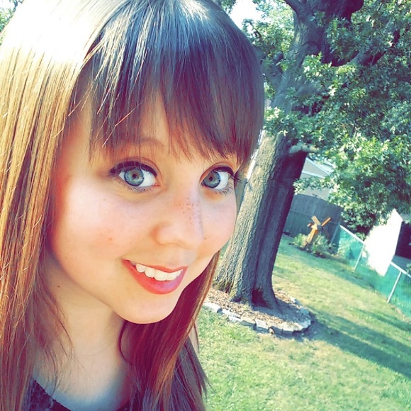 Terri Kaszynski - Poshmark Profile Picture of Terri Kaszynski (@tkaszynski) on Poshmark