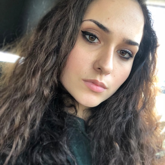 Profile Picture of Poli Mendrinos (@polixeni) on Poshmark