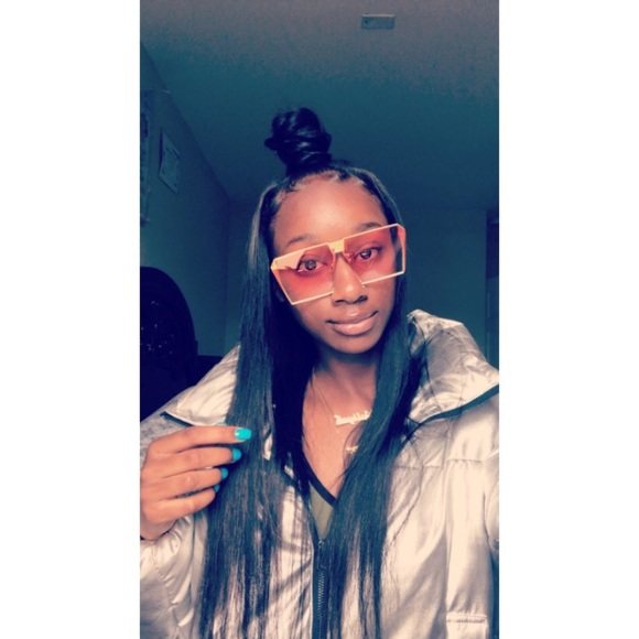 Profile Picture of Aaliyah Thompson (@taaliyah50) on Poshmark