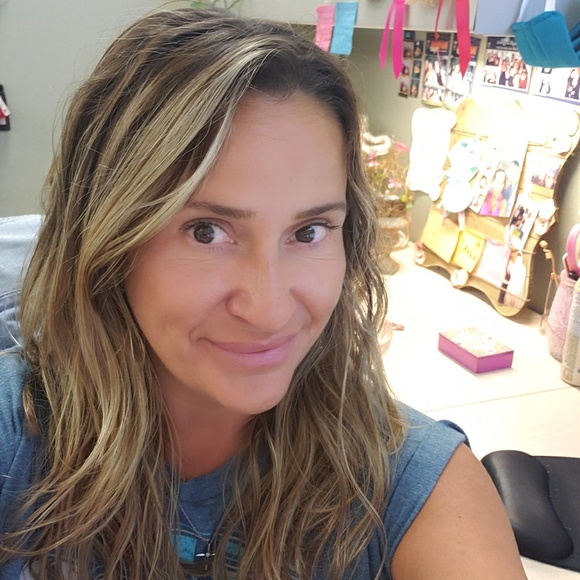 Profile Picture of Marissa Jimenez (@mperaltahoney) on Poshmark