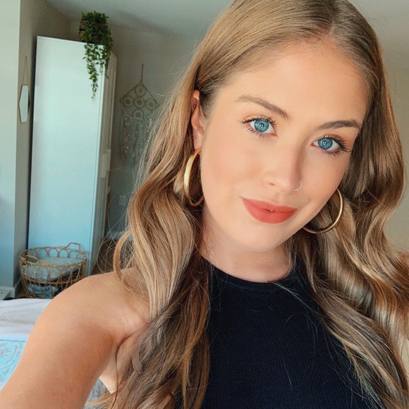 Profile Picture of Caitlin Duff brown (@cduffbrown) on Poshmark