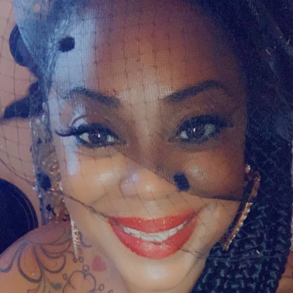 Profile Picture of Brandy Hollemon (@bshavon1977) on Poshmark