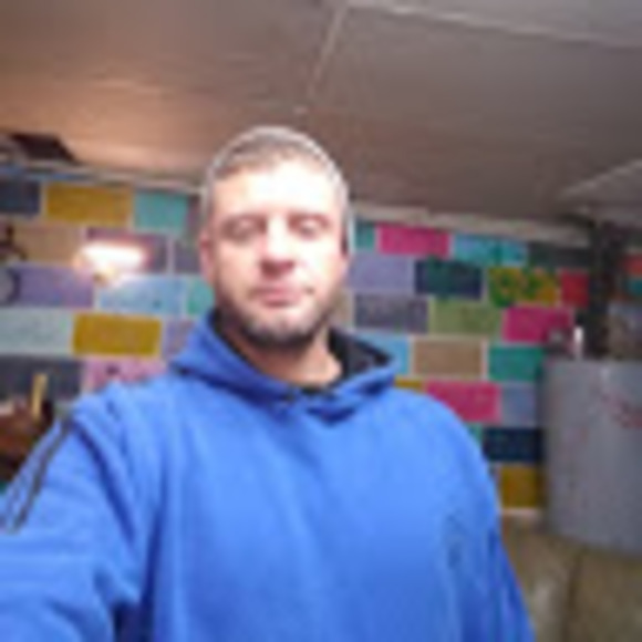 Profile Picture of Mark Earls (@markearls69) on Poshmark