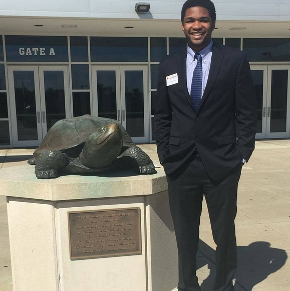 Darrien Banks - Poshmark Profile Picture of Darrien Banks (@dban27) on Poshmark