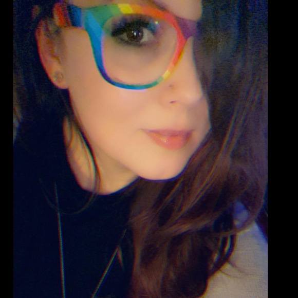 Profile Picture of Tara Schaefer (@unicorn1skittle) on Poshmark