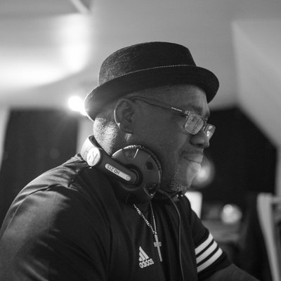 Profile Picture of Paul Piggott (@djaydoublepee) on Twitter