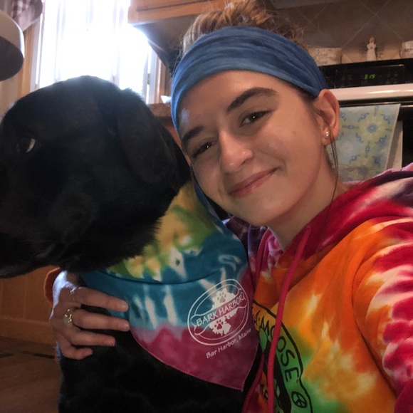 Profile Picture of Ashley Klohr (@anklohr) on Poshmark