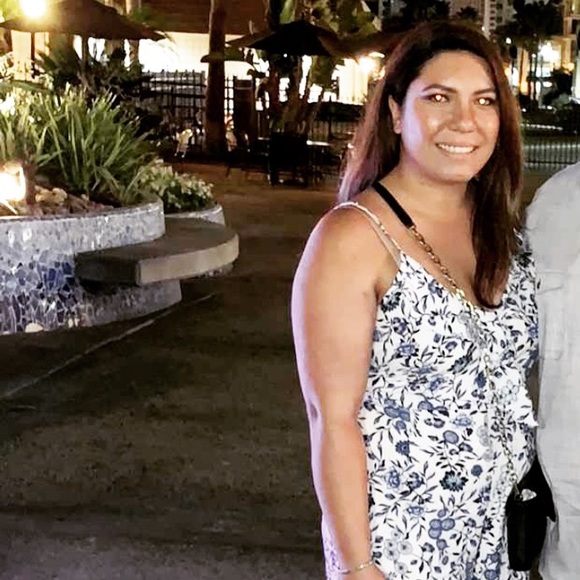 Profile Picture of Narmen Attisha (@narmen_attisha) on Poshmark