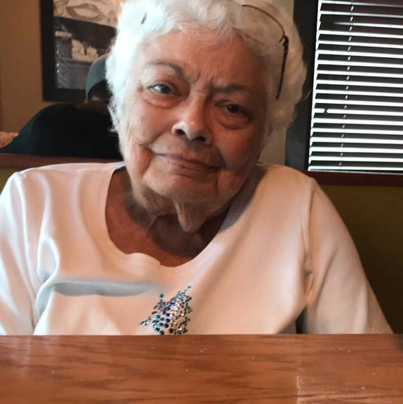 Profile Picture of Suzann Kinsall (@suzannkinsall) on Poshmark