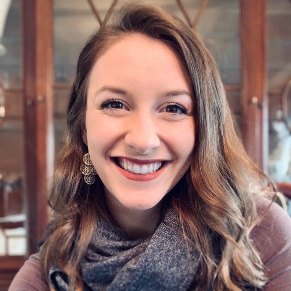 Profile Picture of Danielle Neher (@dneher10) on Poshmark