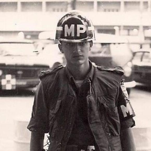 Profile Picture of Gary Lehman (@garyrdlehman) on Poshmark