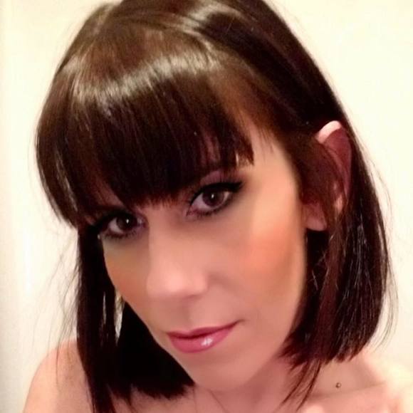 Profile Picture of Brenda Harkins (@brendaharkins) on Poshmark