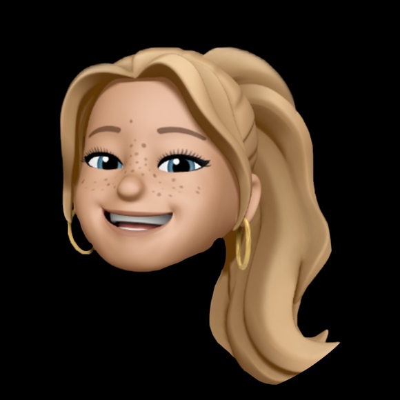 Profile Picture of Hayley Dotseth (@hayleydotseth) on Poshmark