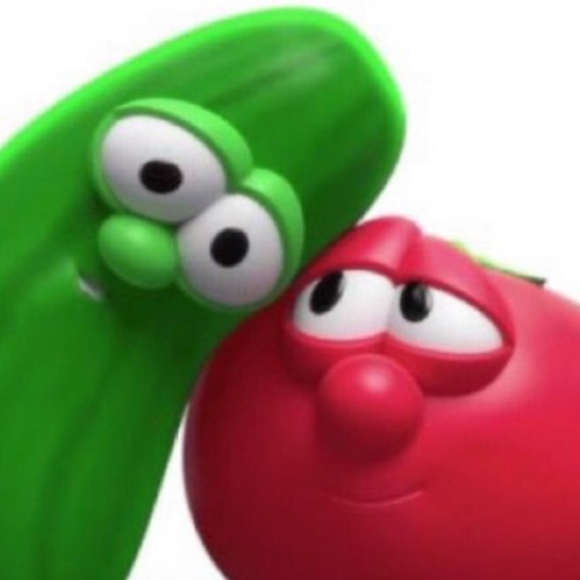 Profile Picture of Bijou Poop (@bijoubeals) on Poshmark