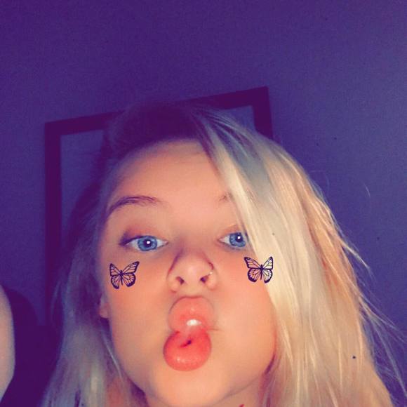 Profile Picture of Tehya Vincent (@tehyasnow) on Poshmark